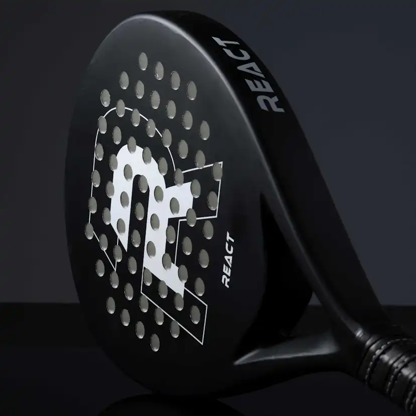 Padelracket React med 2 racketar och Bollar