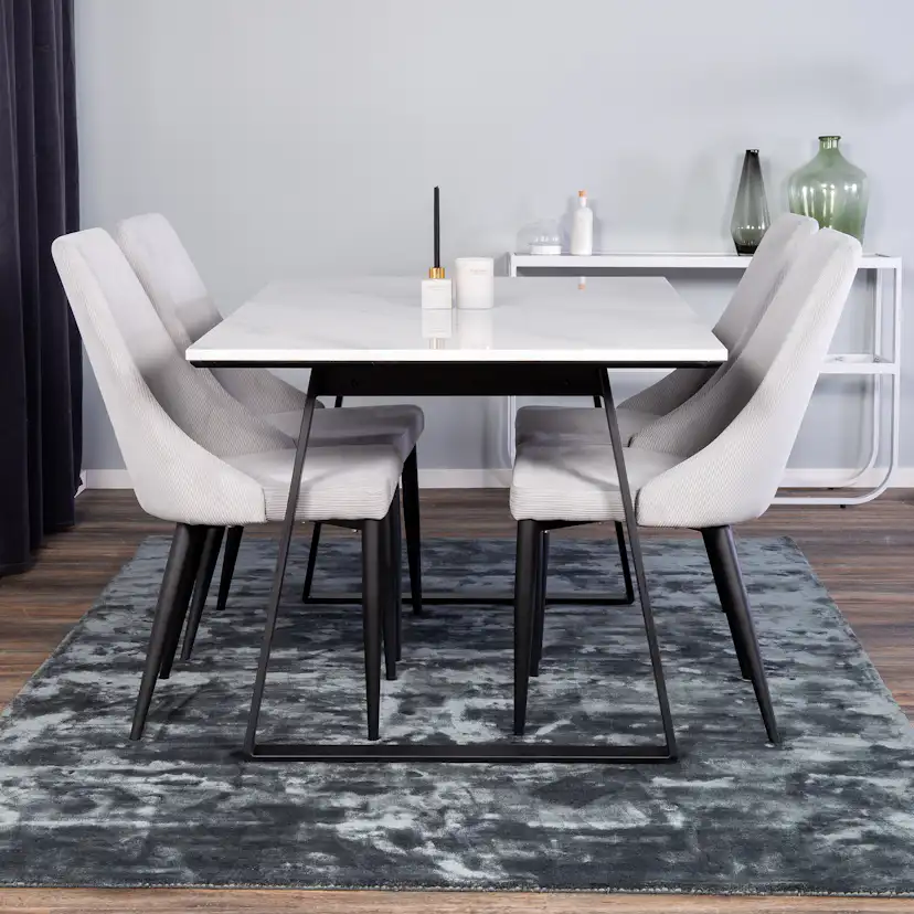 Matgrupp Venture Home Estelle med Laura Stolar