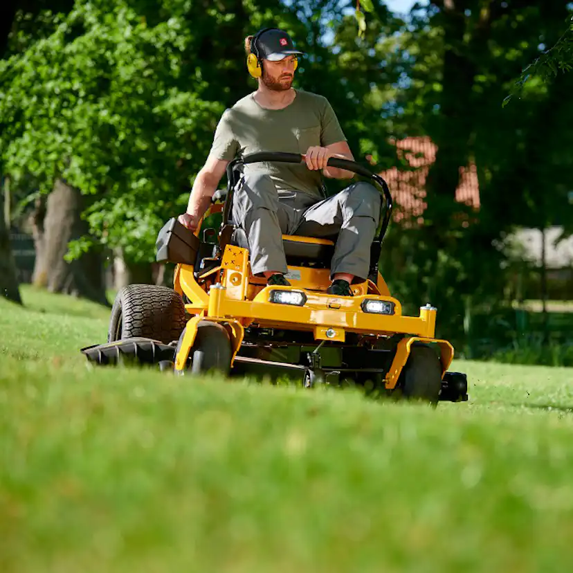 Zero Turn-Gräsklippare Cub Cadet Ultima XZ5 L107