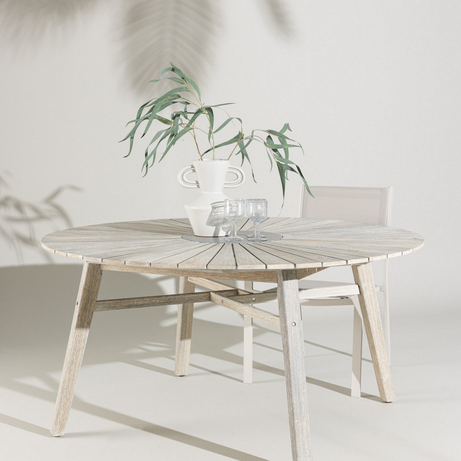 Utebord Venture Home Rives Ø150 cm, Runt Träbord för Utomhusbruk