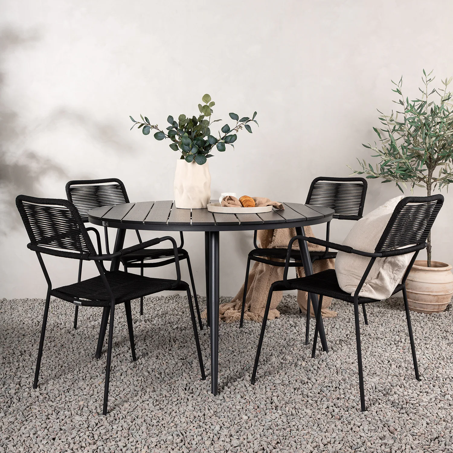 Matgrupp Venture Home Break Ø120 med 4 Lindos Karmstolar