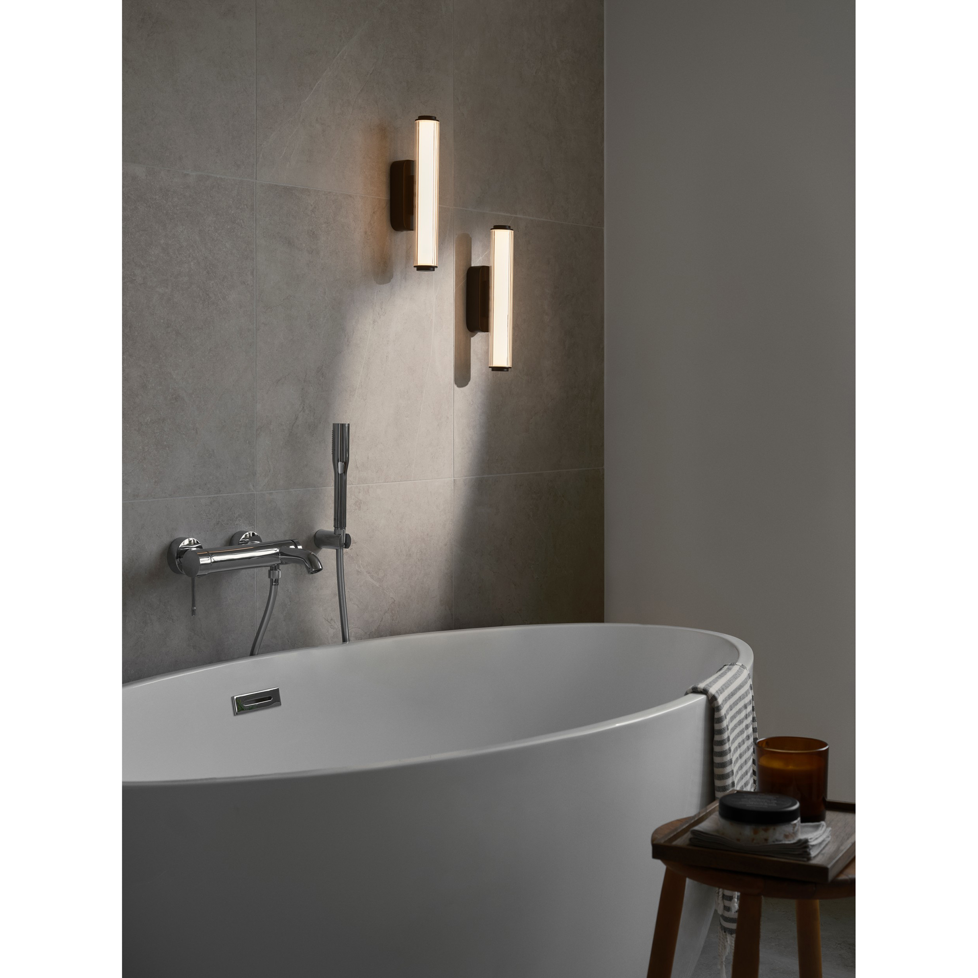 Virelle 32 | Vägglampa | Svart Svart