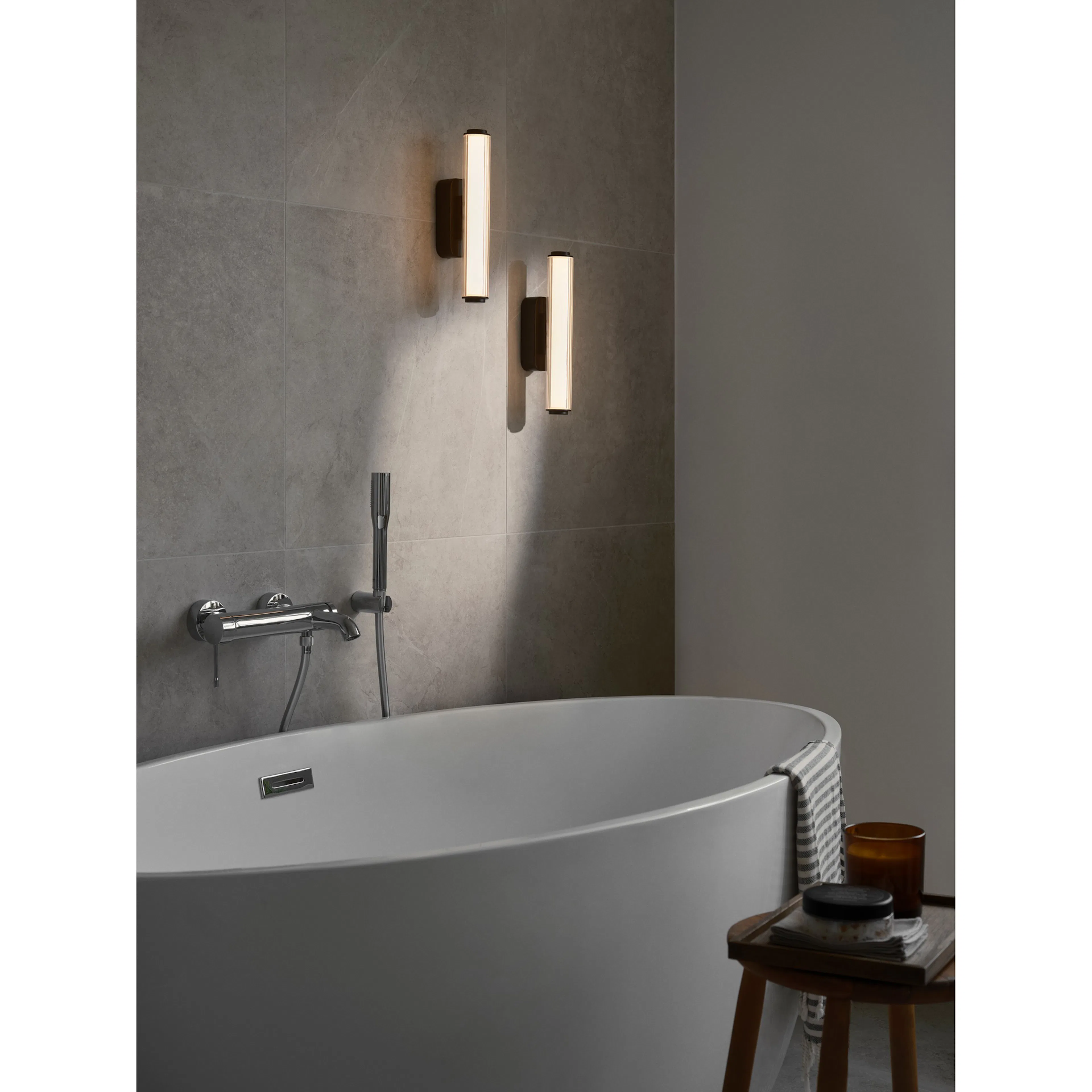 Virelle 32 | Vägglampa | Svart Svart