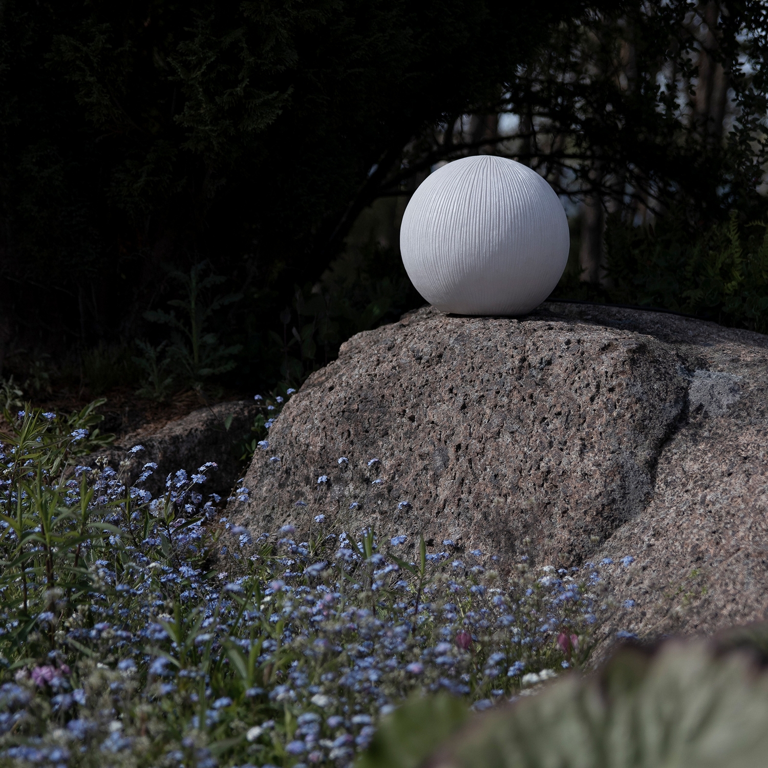 Golvlampa Globen Lighting Sandhamn