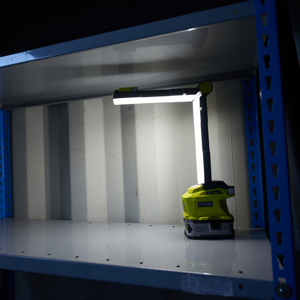 Arbetslampa RYOBI ONE+ R18ALF-0 850 lumen 18V 0,8 kg (utan batteri & laddare)