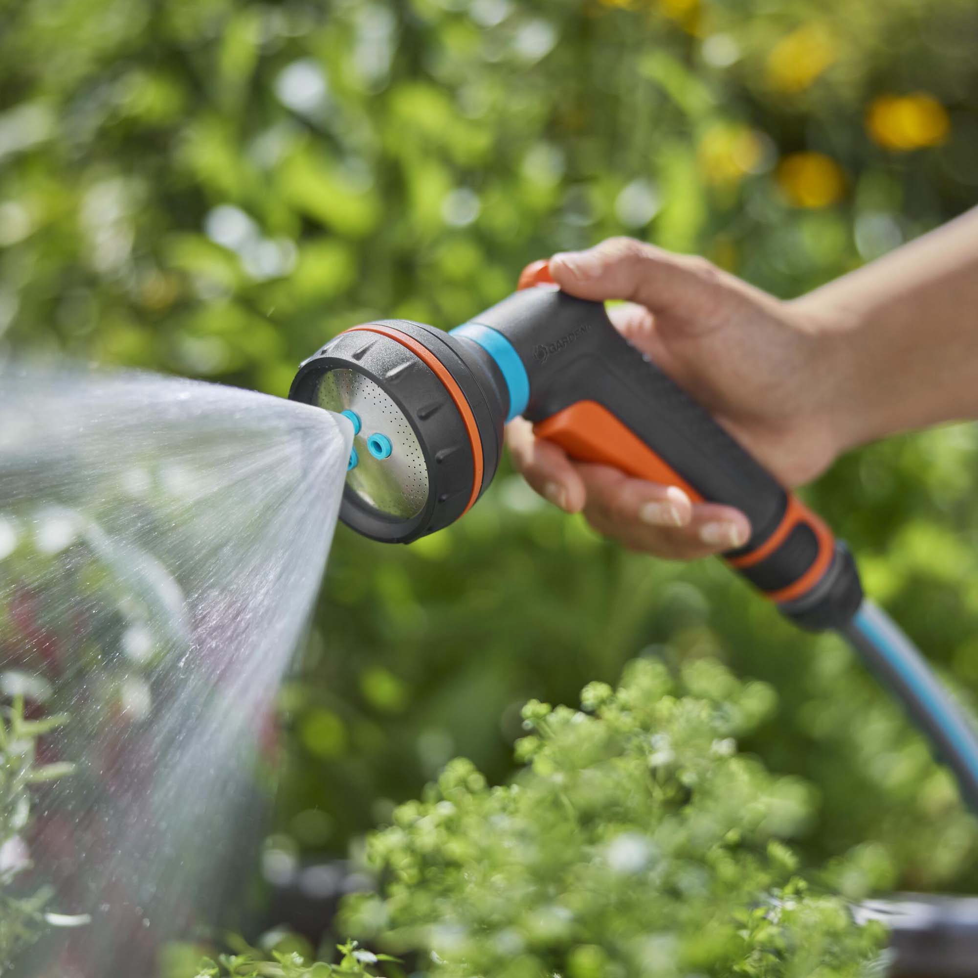 Bevattningspaket Gardena Slangbox XL 35 m Vit Med Vattenspridare & Sprinklerpistol