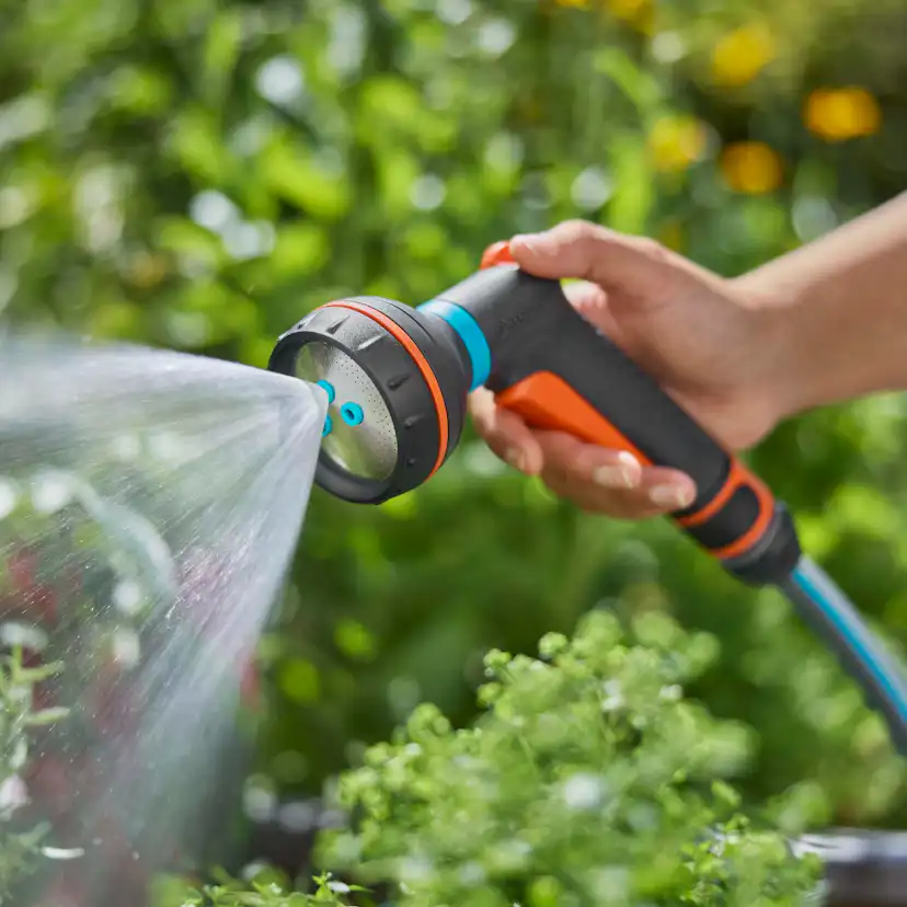Bevattningspaket Gardena Slangbox XL 35 m Vit Med Vattenspridare & Sprinklerpistol