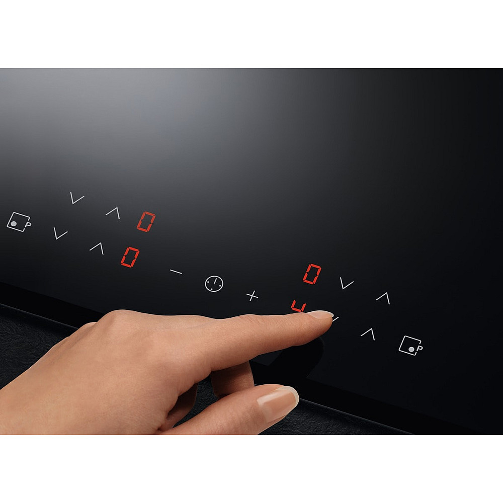 Induktionshäll AEG TN64IA00FB 5000 Basic Svart Med Automatisk Justering Av Fläkt