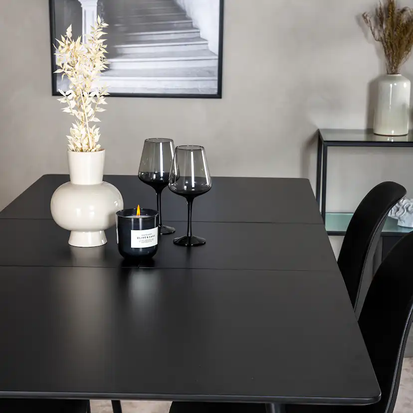 Matgrupp Venture Home Silvia med Iläggsskiva och 4 Pop Stolar