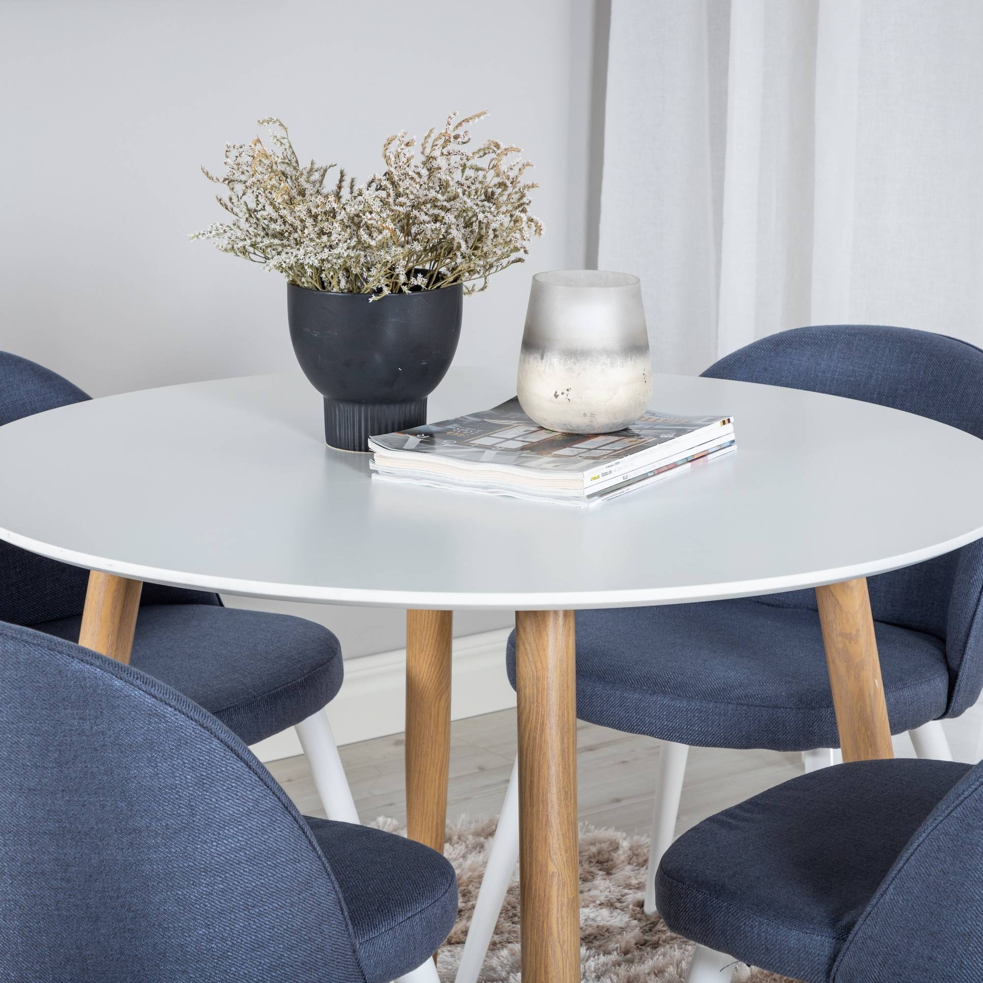 Matgrupp Basic Home Pelle Runt Matbord 100 cm med 4 Sedavi Matstol