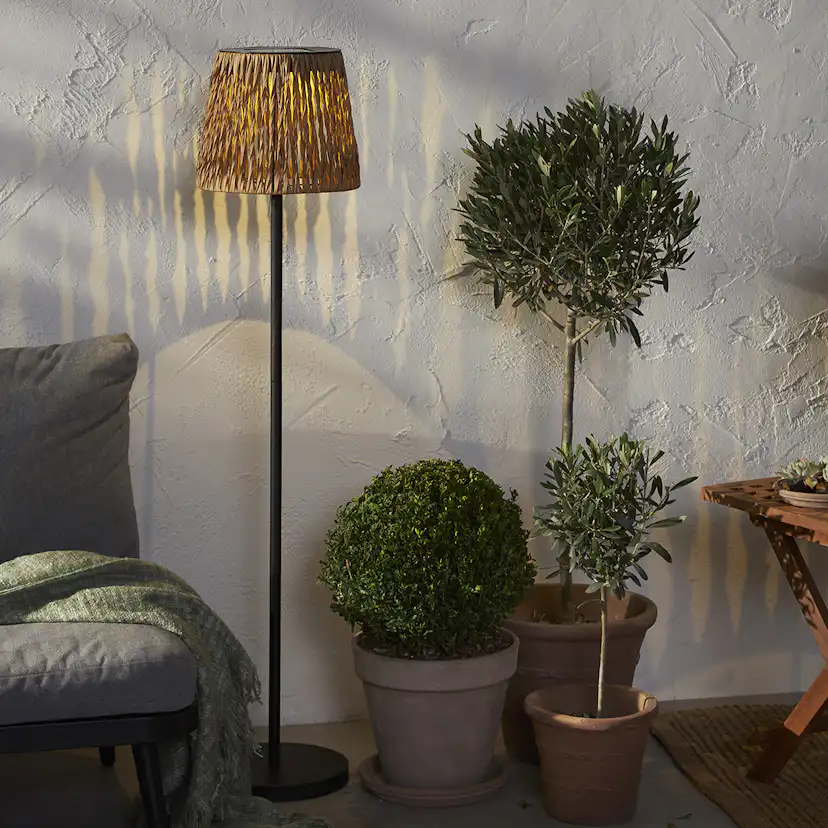 Solcellslampa Star Trading Cesta LED Golvlampa