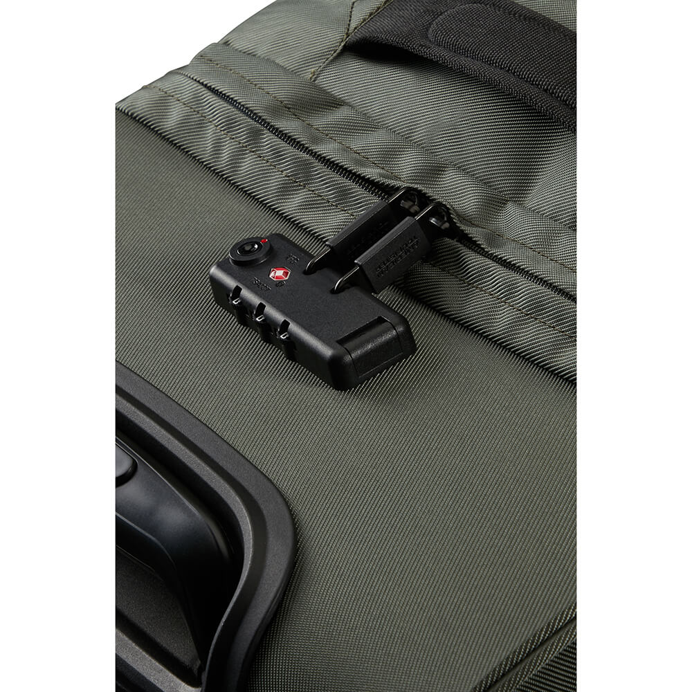Duffelväska American Tourister Urban Track Duffle/WH Large