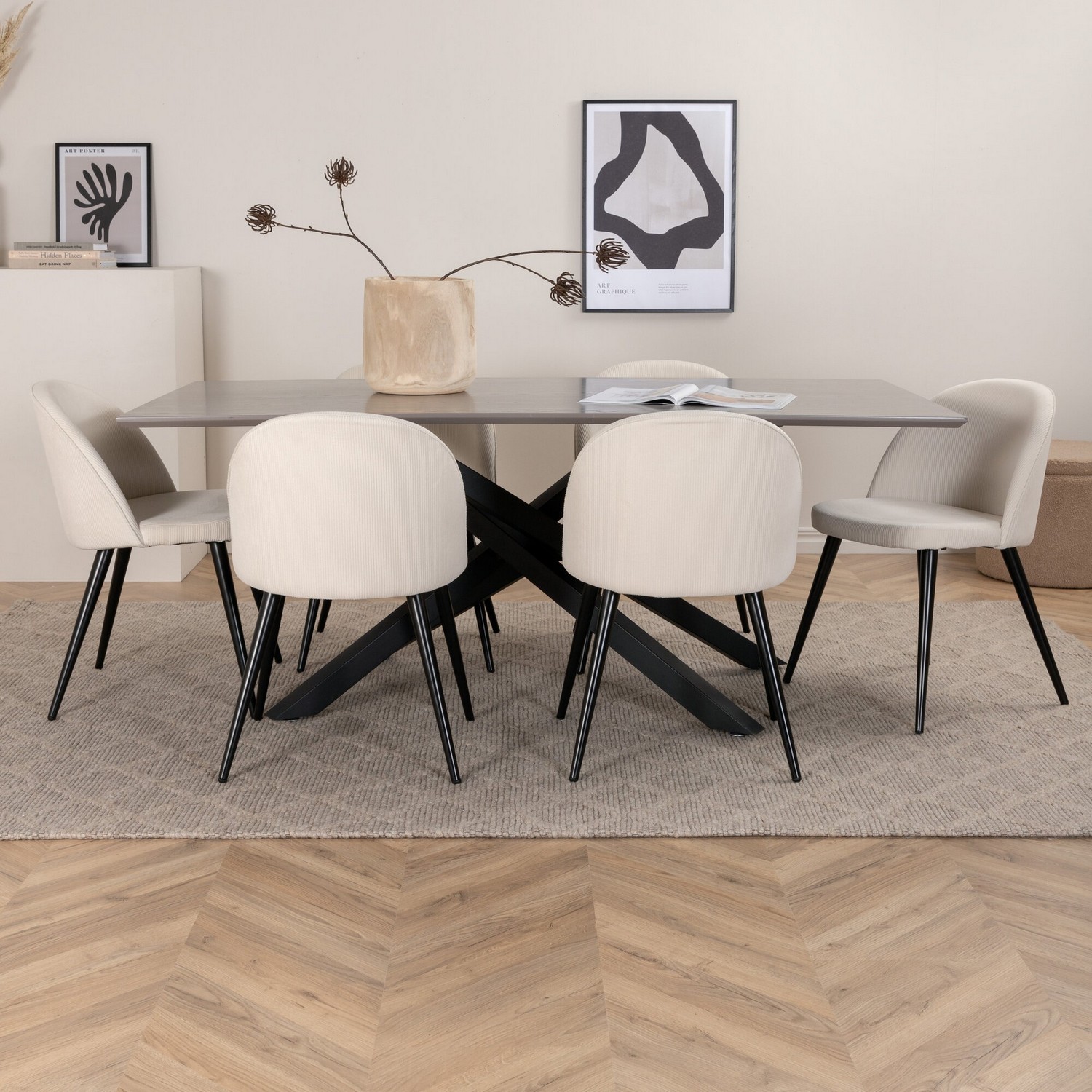 Matgrupp Venture Home med Piata Matbord och 6 Valentina Matstolar