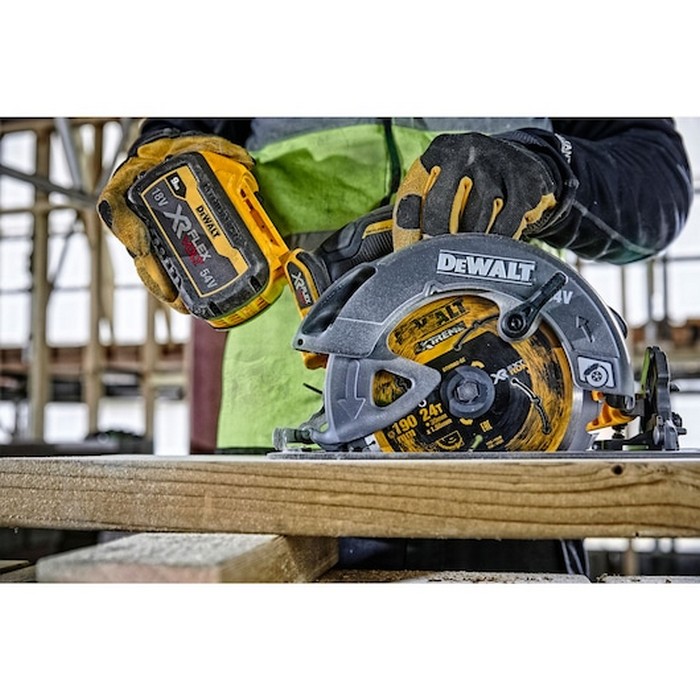 Cirkelsåg DeWalt DCS578NT 54V 190mm XR Tstak Utan Batteri & Laddare