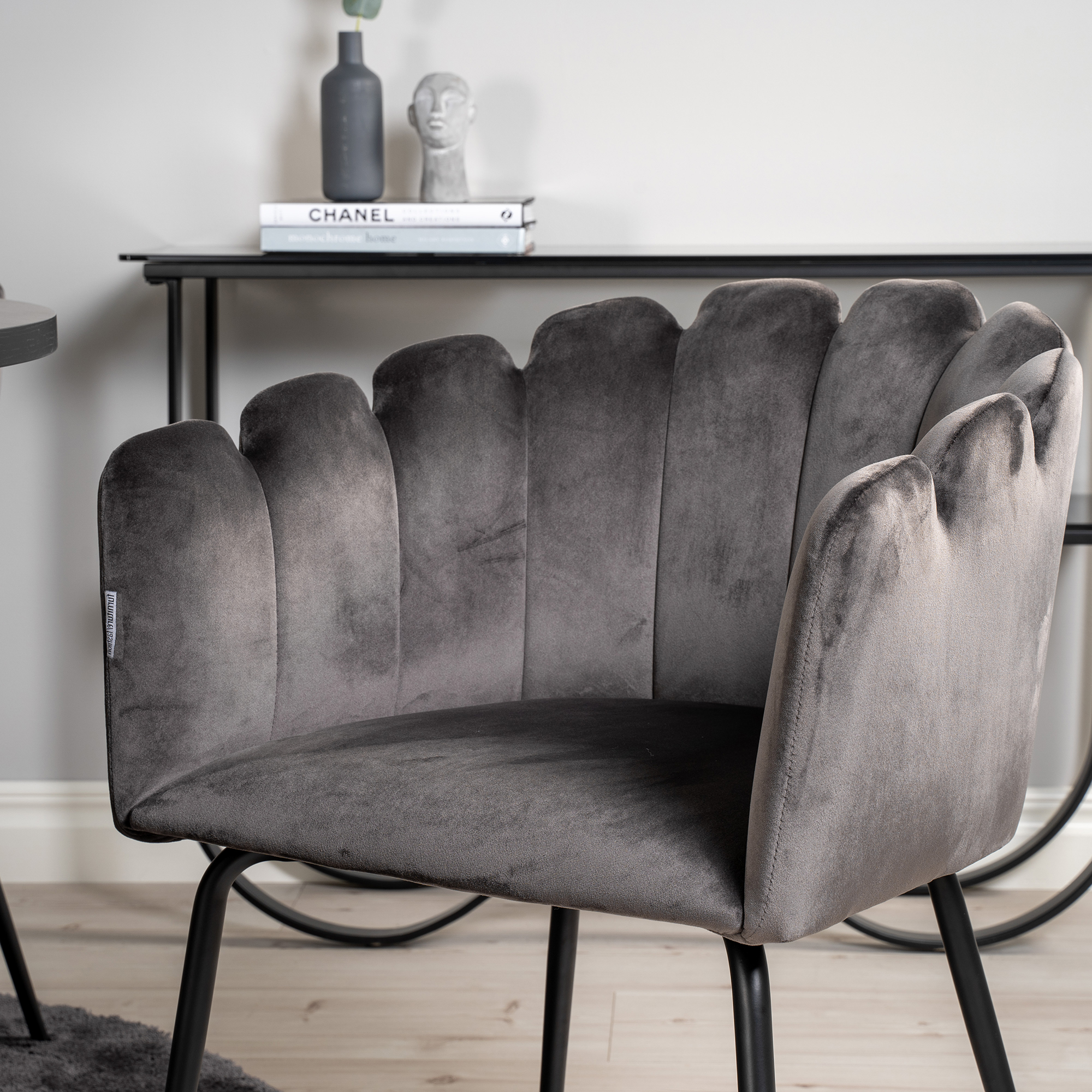 Matgrupp furniture/fashion Copenhagen med 6 Gråa Limhamn Stolar