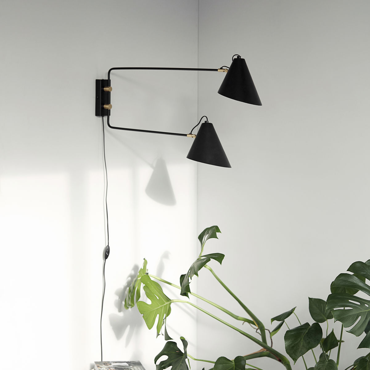 Vägglampa House Doctor Club 2L