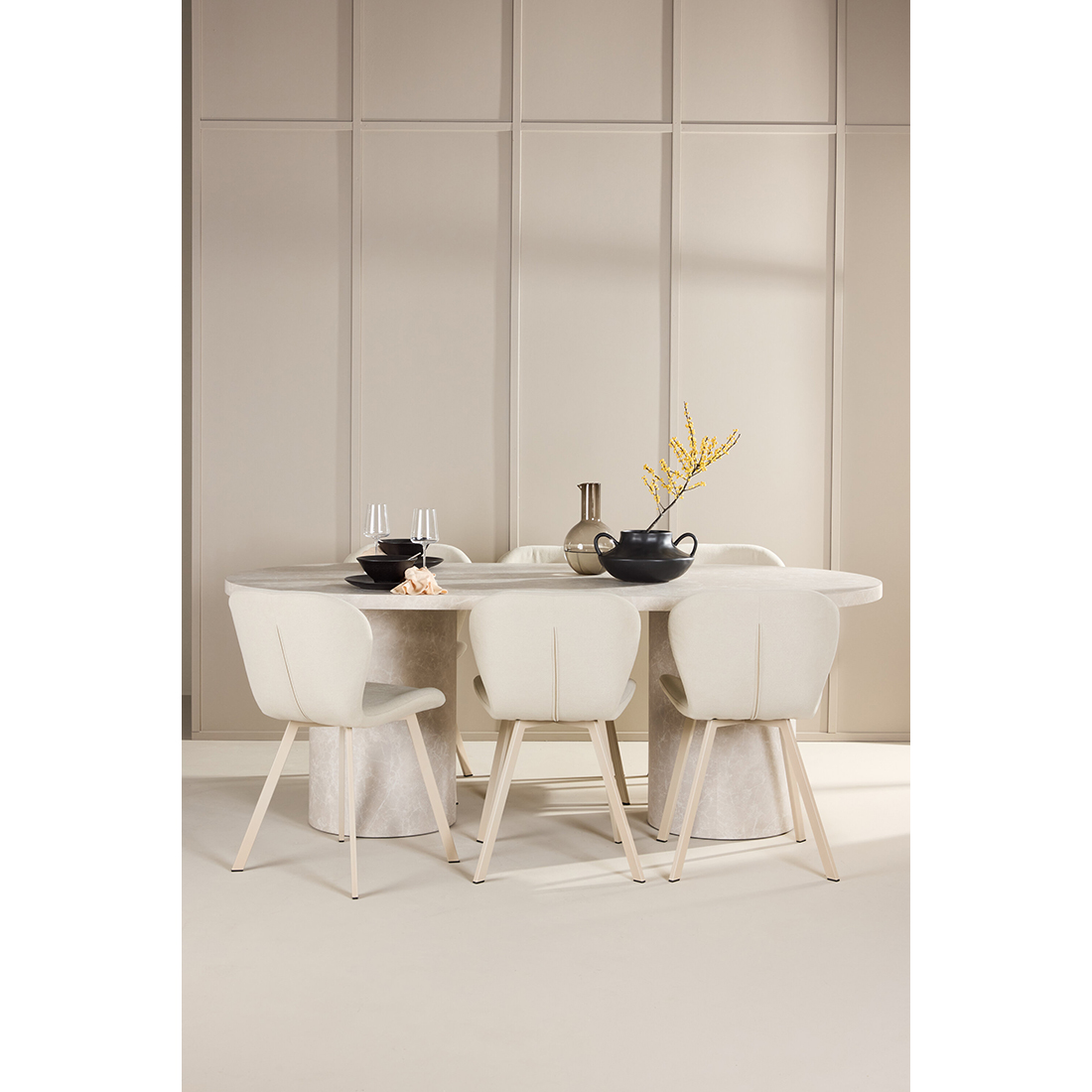 Matgrupp Venture Home Narvik med 6st Lilja Matstolar