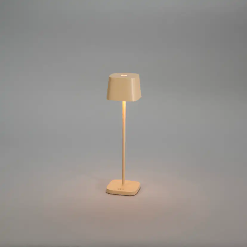 Bordslampa Gnosjö Konstsmide Capri USB Mini
