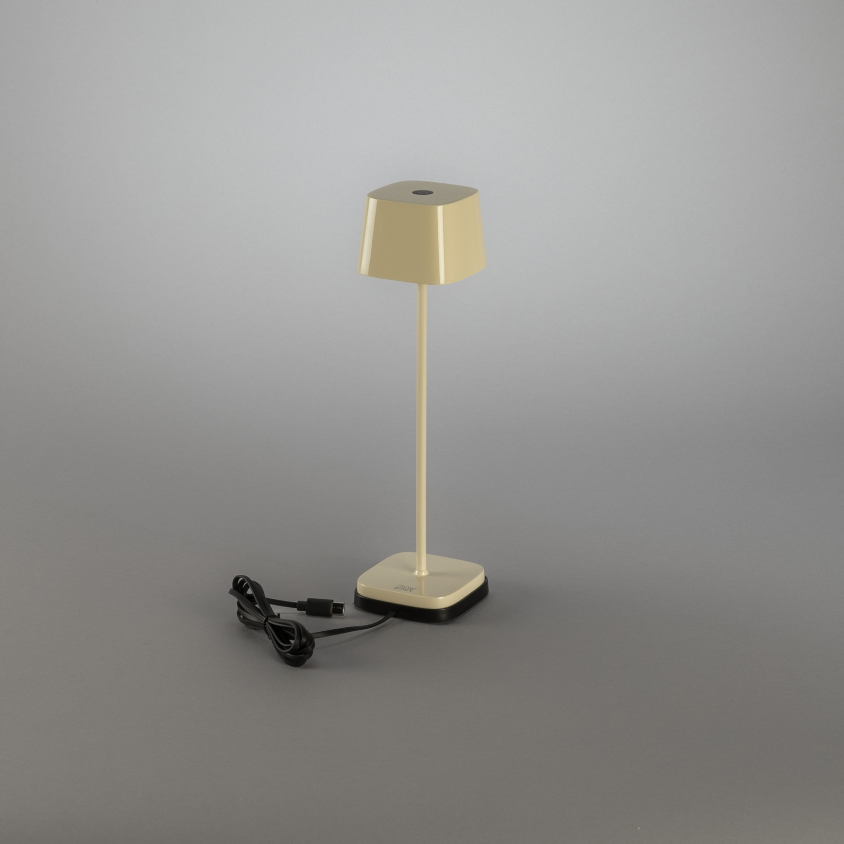 Portabel Lampa Gnosjö Konstsmide Capri Mini Bordslampa USBxGräddvit