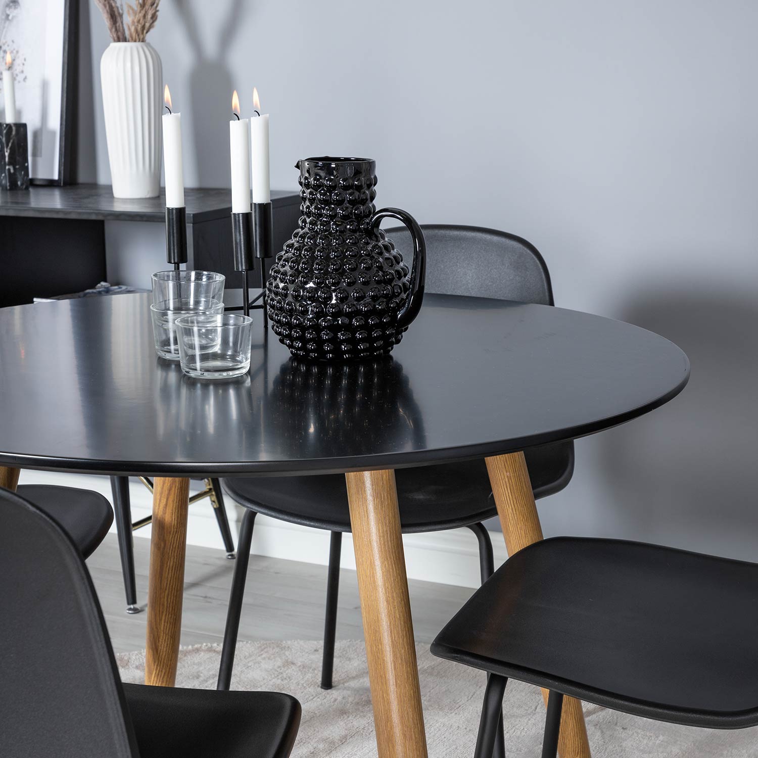 Matgrupp Venture Home Plake med 4 Ardi Stolar Runt