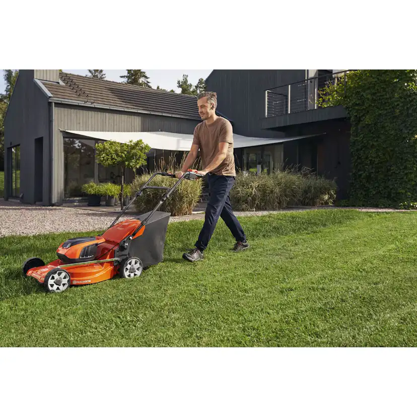 Gräsklippare Husqvarna LC142i med Batteri