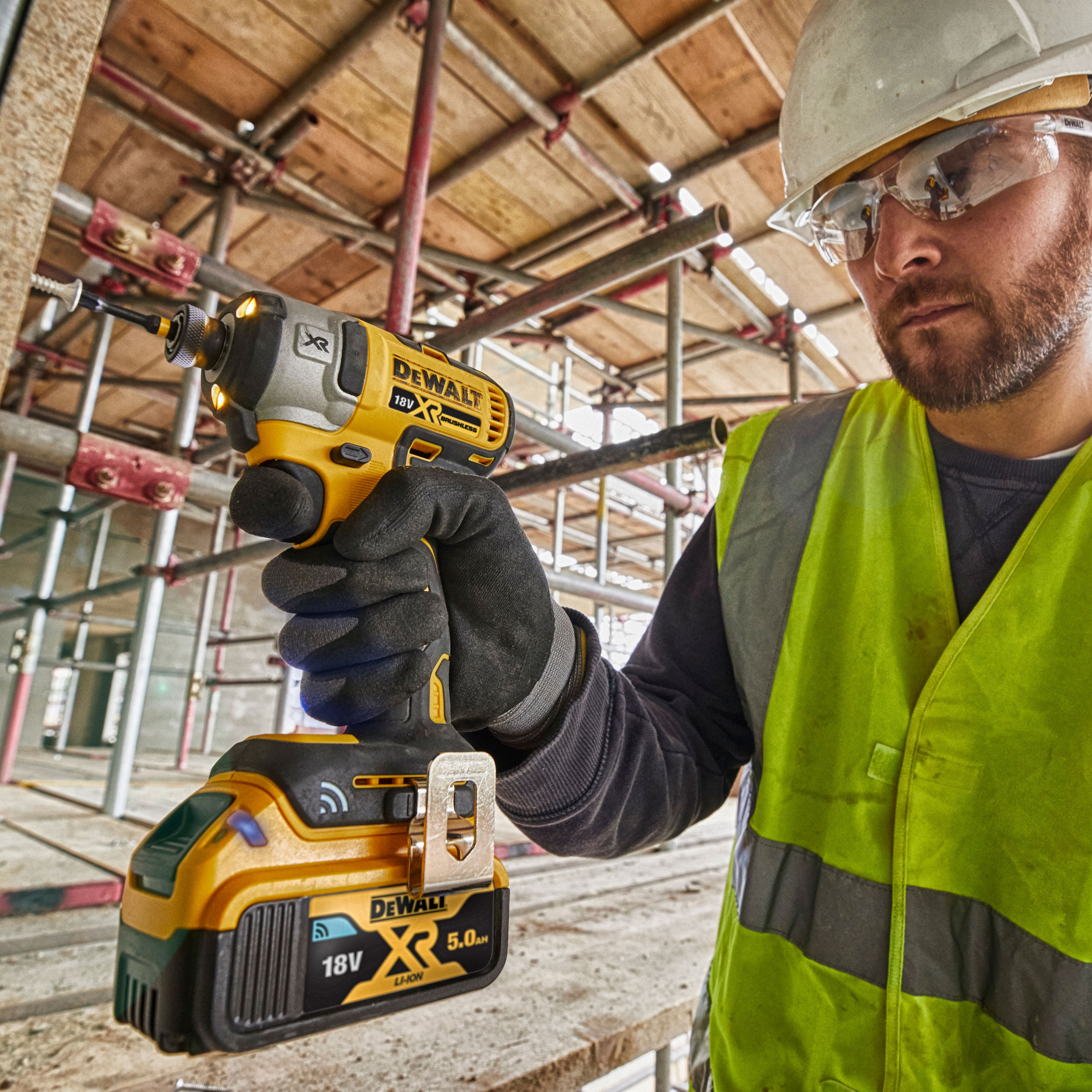 Slagborr/Skruvdragare Dewalt DCF888NT-XJ Utan batteri och laddare 18 V