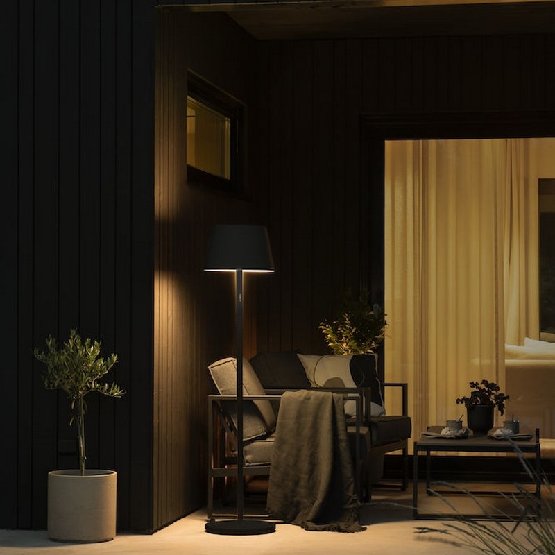 Golvlampa Gnosjö Konstsmide Pomezia USB