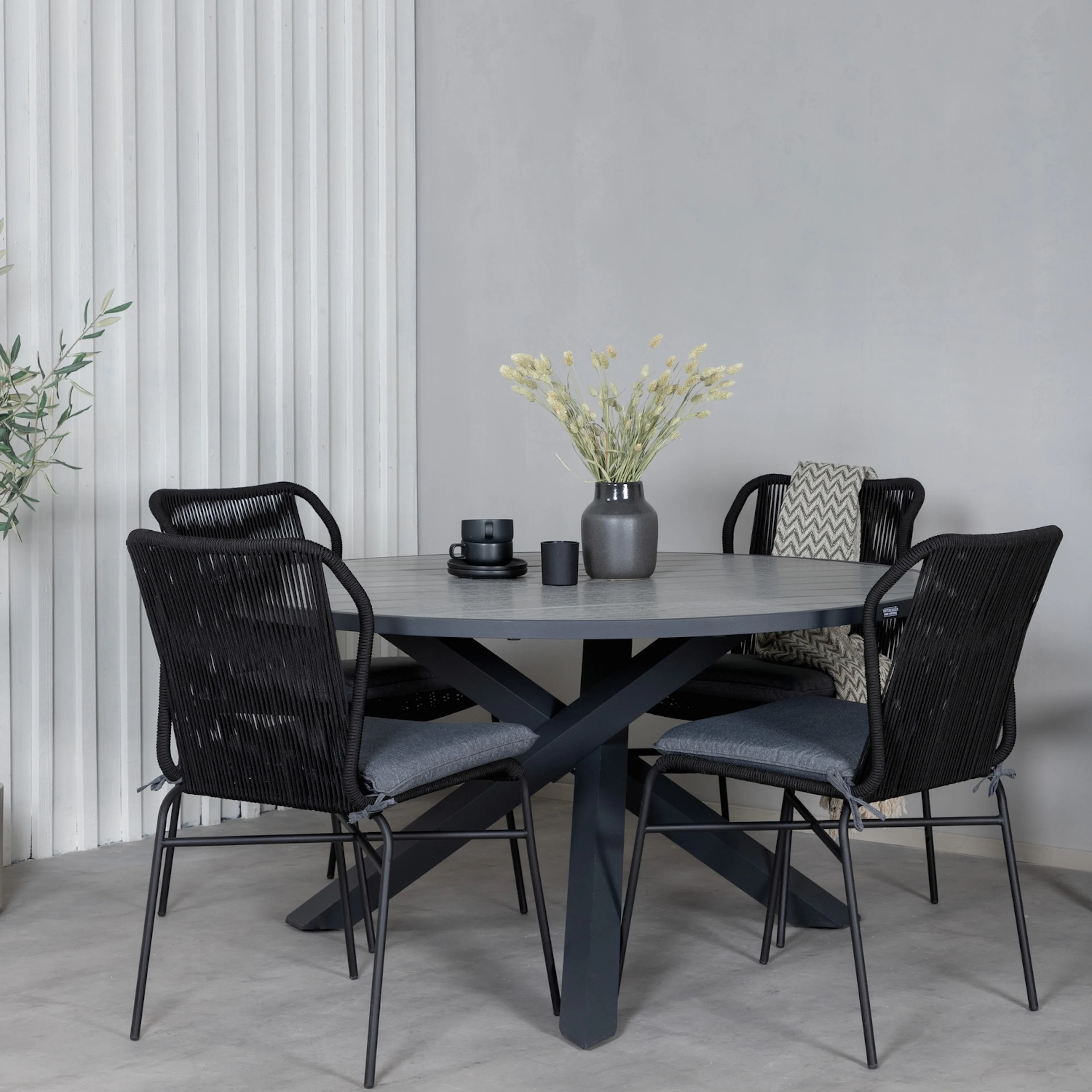 Matgrupp Venture Home Pincy med 4 Jefferson Stapelbara Matstolar