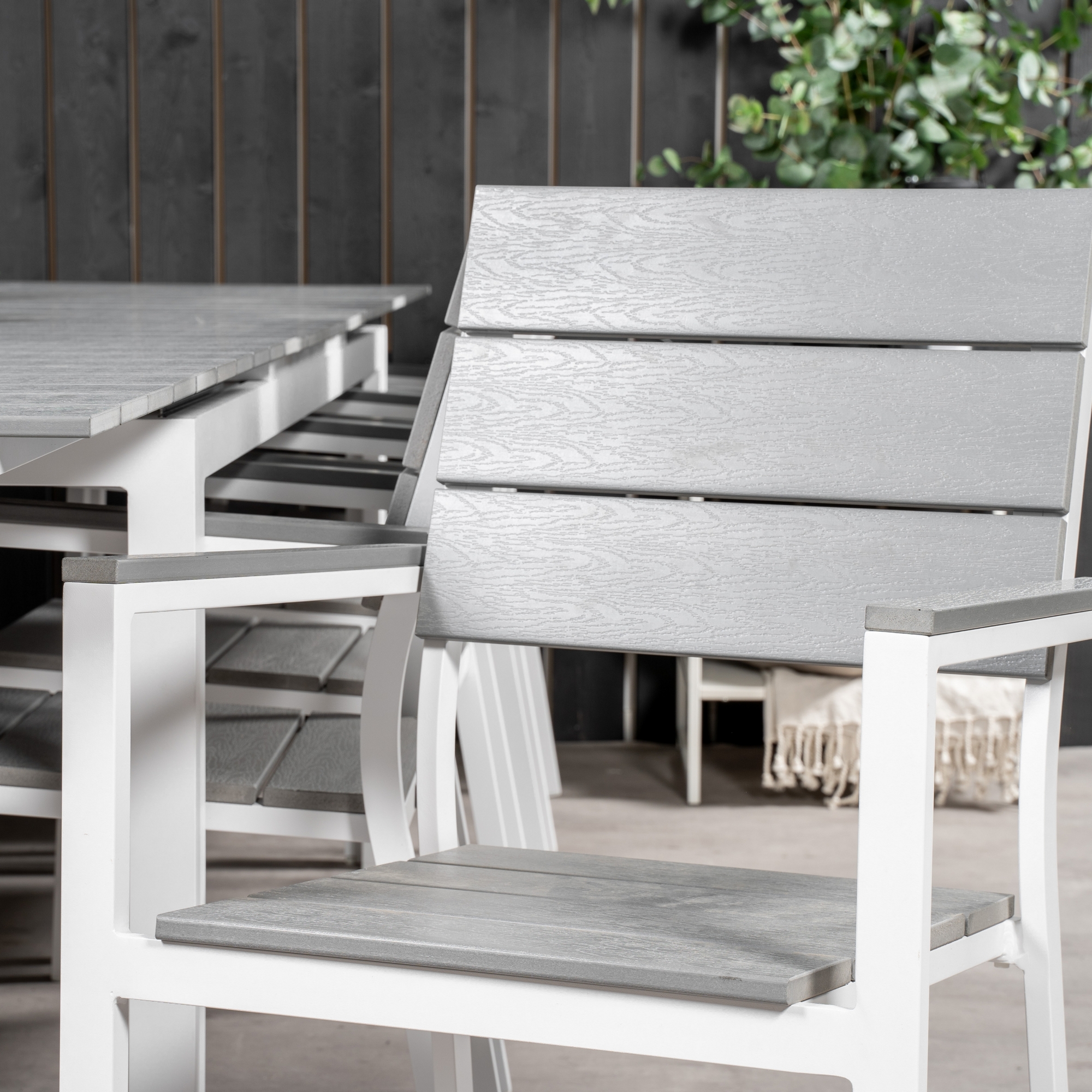 Levels Dining Table 224/324*100 - White Alu / Grey Aintwood Vit/Grå
