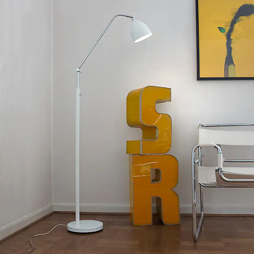 Golvlampa Markslöjd Fredrikshamn Vit