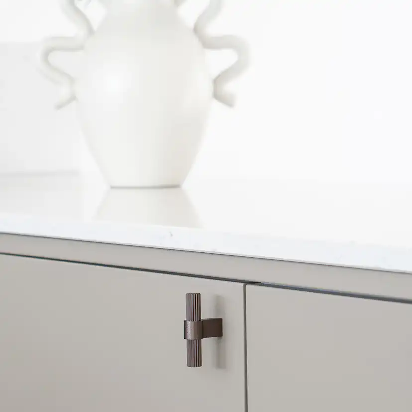 Knopp Beslag Design T Helix Stripe