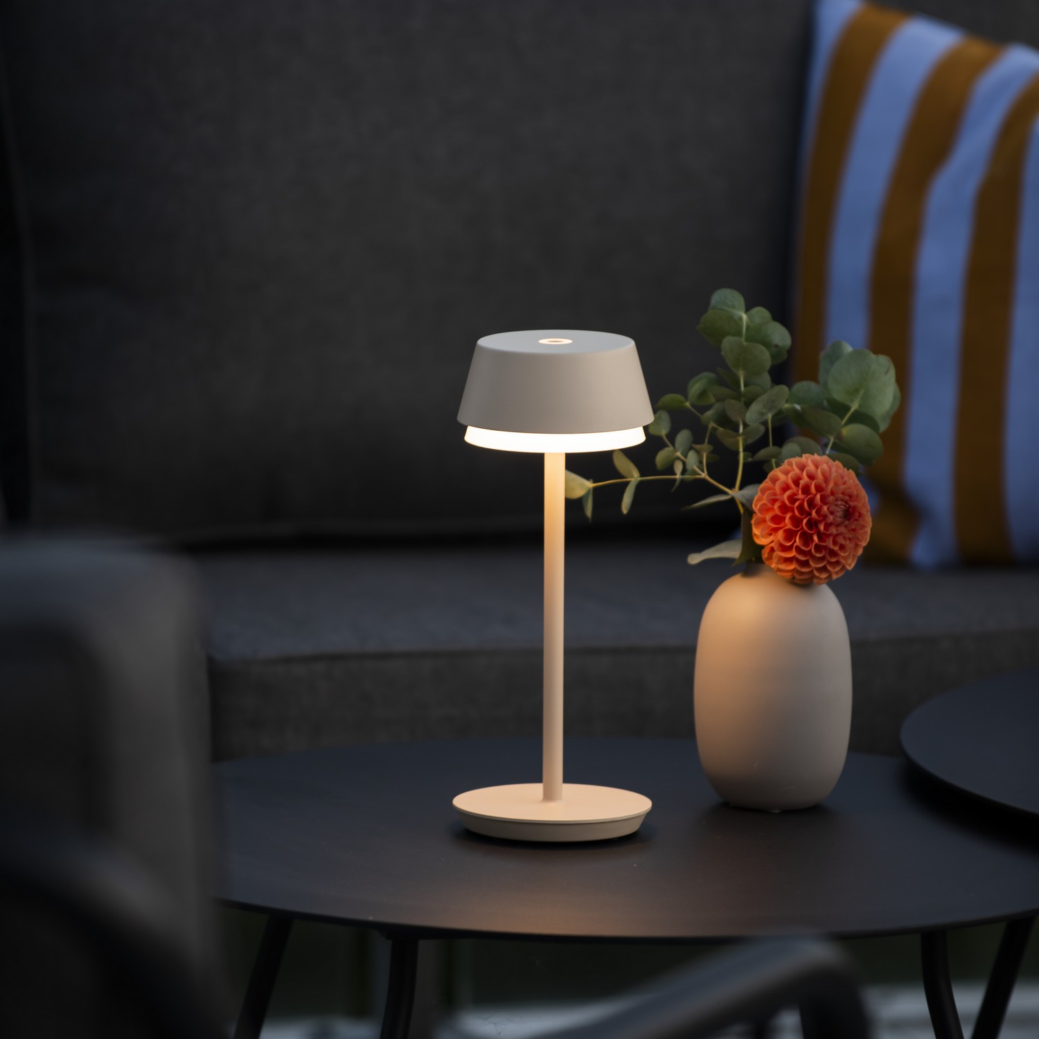 Bordslampa Gnosjö Konstsmide Lyon USB