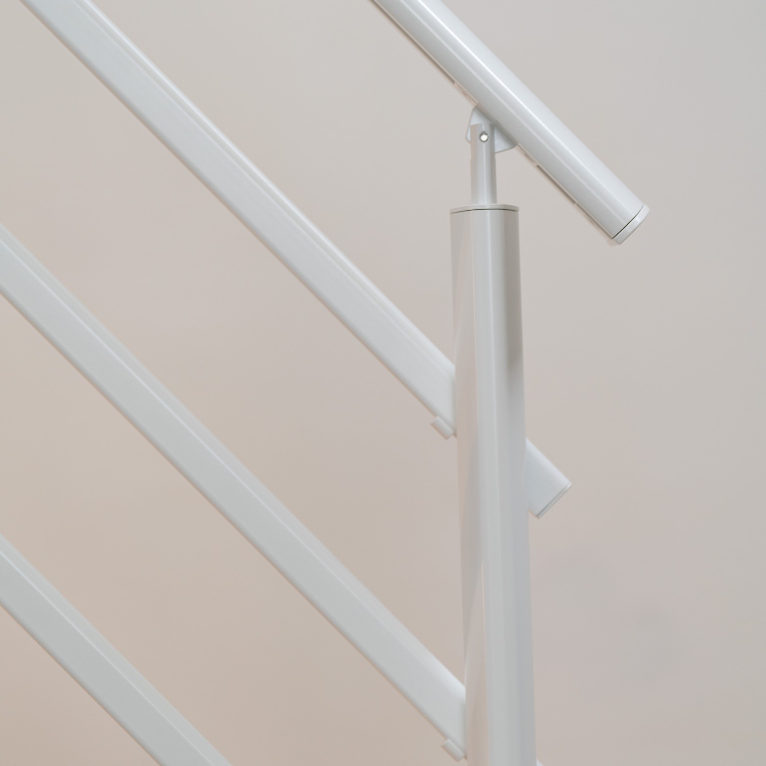 SYDNEY bok oljad rak vit PURE 12S 75W Vit, Bredd: 750 mm, Max Takhöjd: 2920 mm
