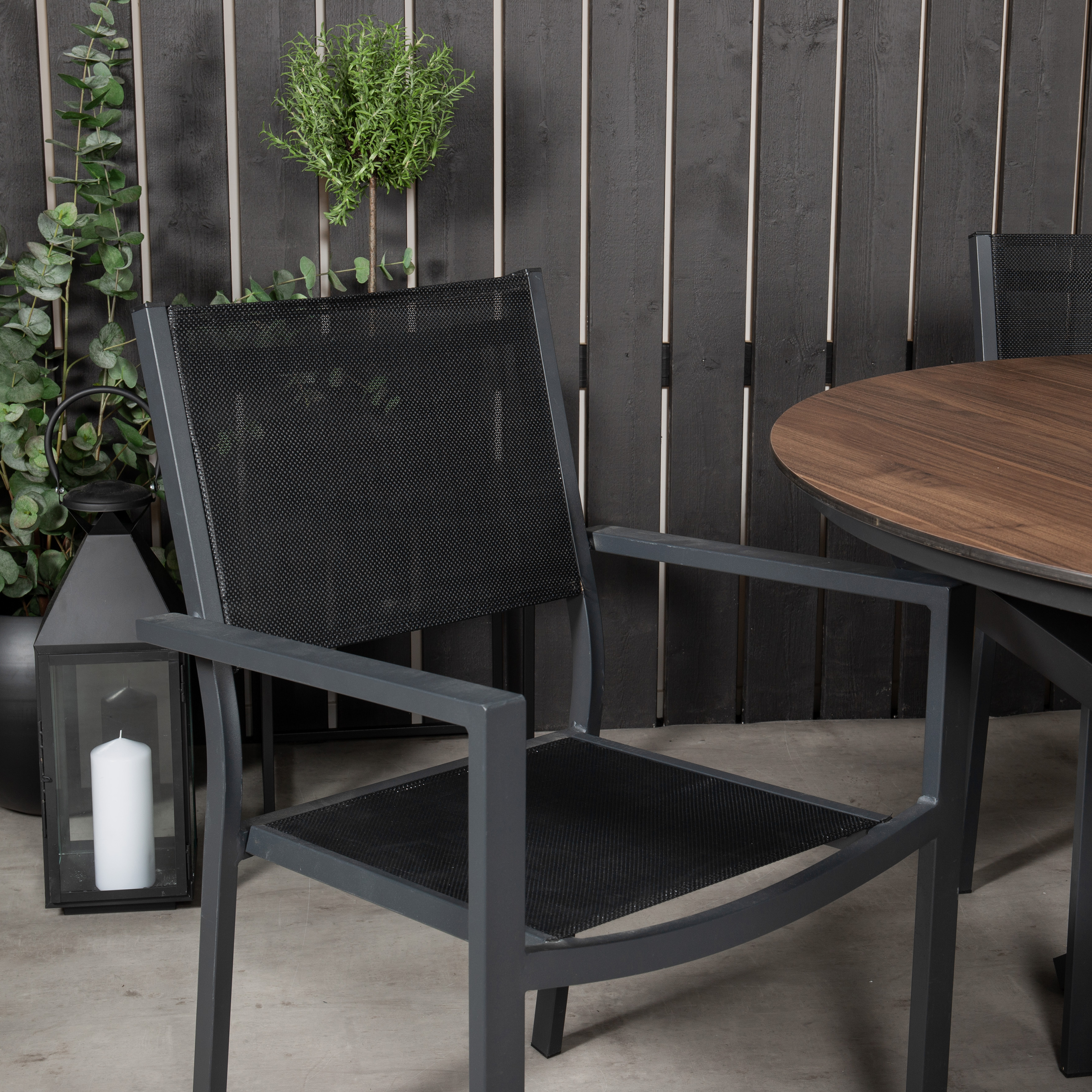Matgrupp Venture Home Lea Ø 120 med 4 Copacabana Matstolar
