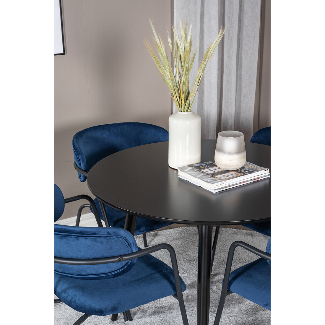 Matgrupp Venture Home Plaza Ø110 cm med 4st Arrow Matstolar