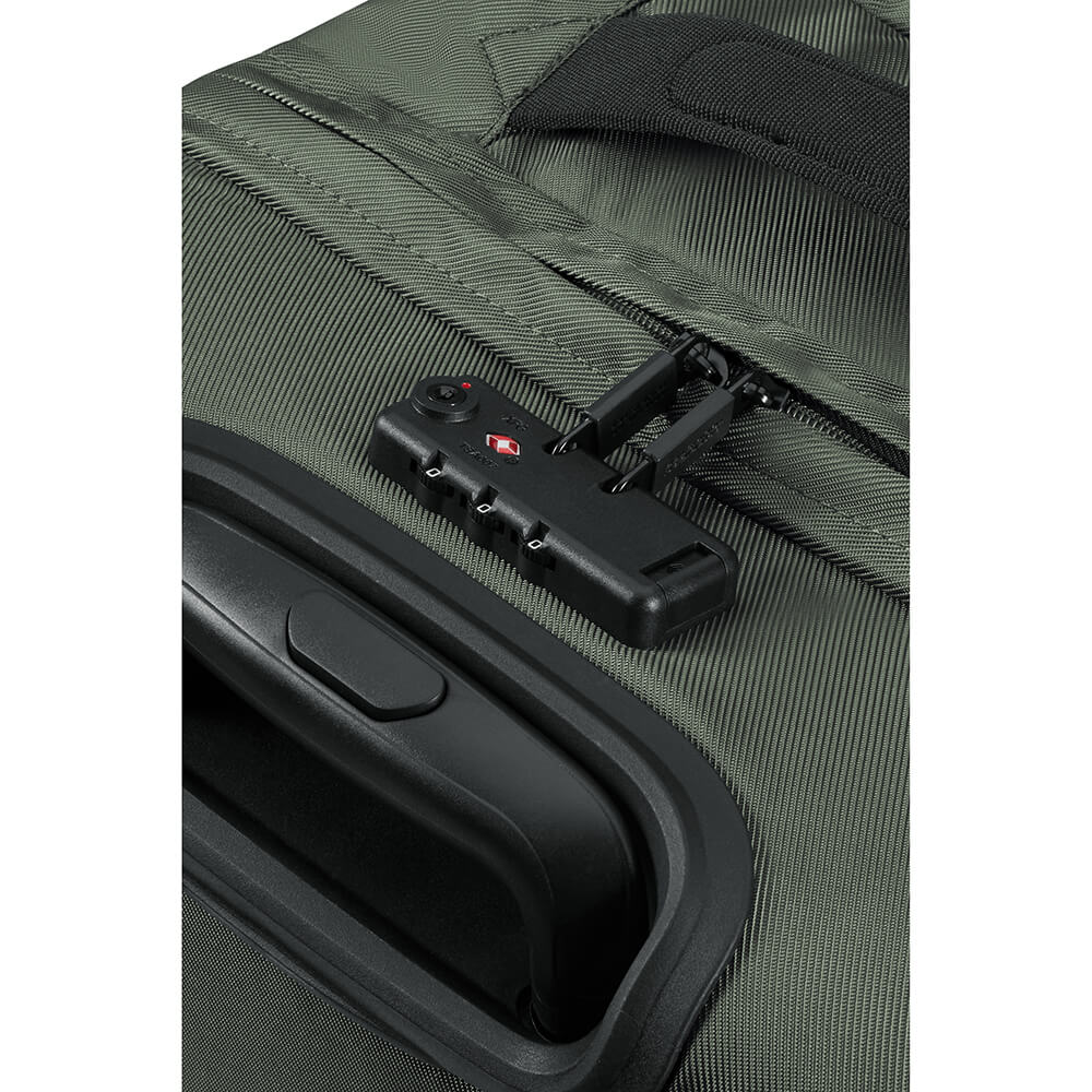 Duffelväska American Tourister Urban Track Duffle/WH Medium