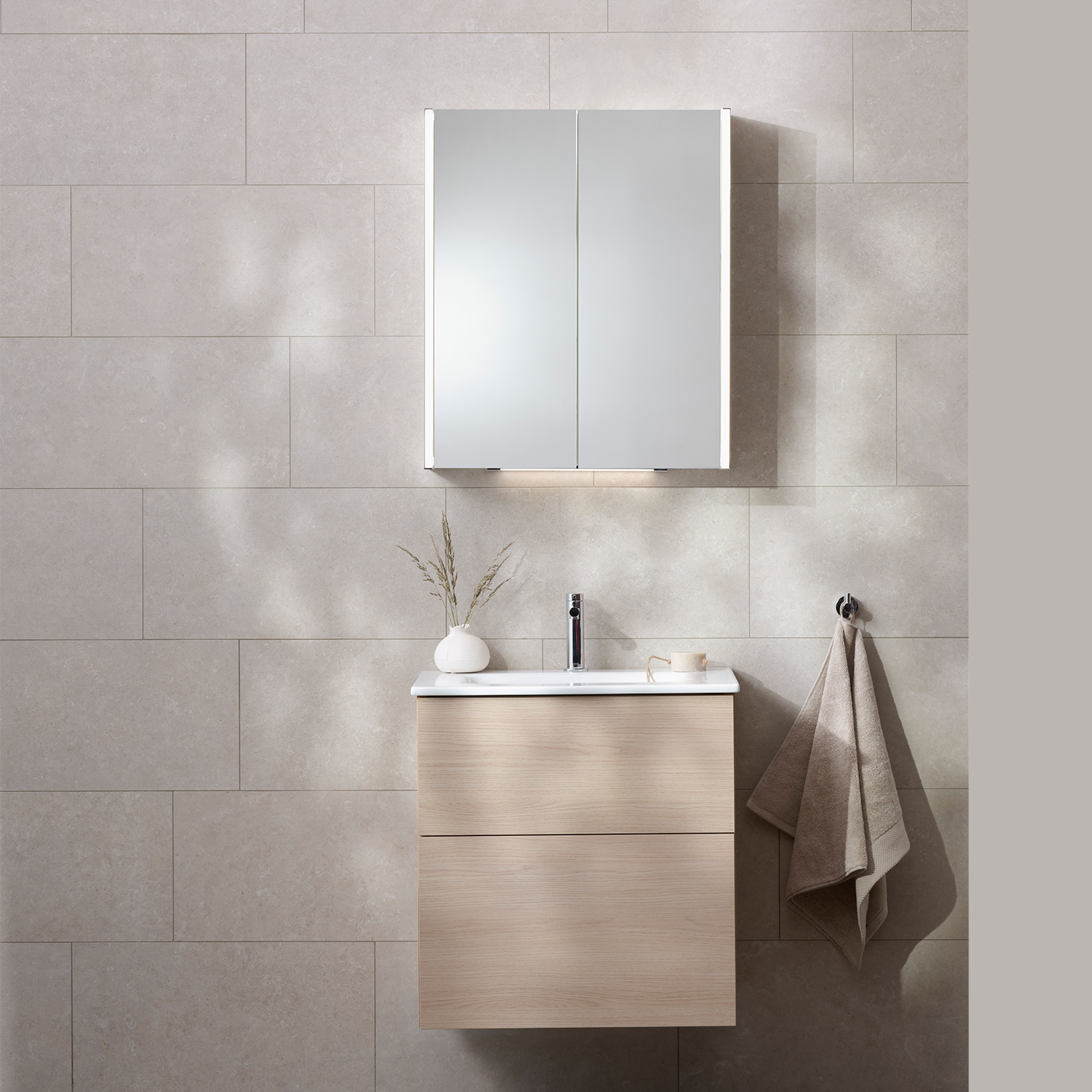 Möbelpaket Miller Badrum New York med Bloc Tvättställ och Spegelskåp