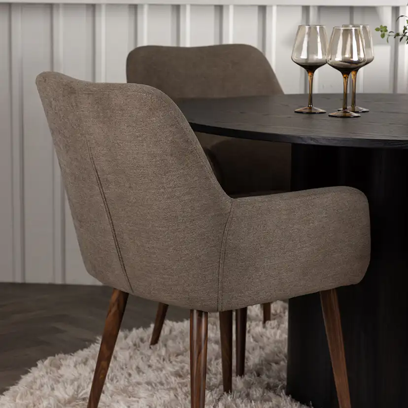 Matgrupp Venture Home Olivia Ø110 cm med 4 st Tomorrow stolar