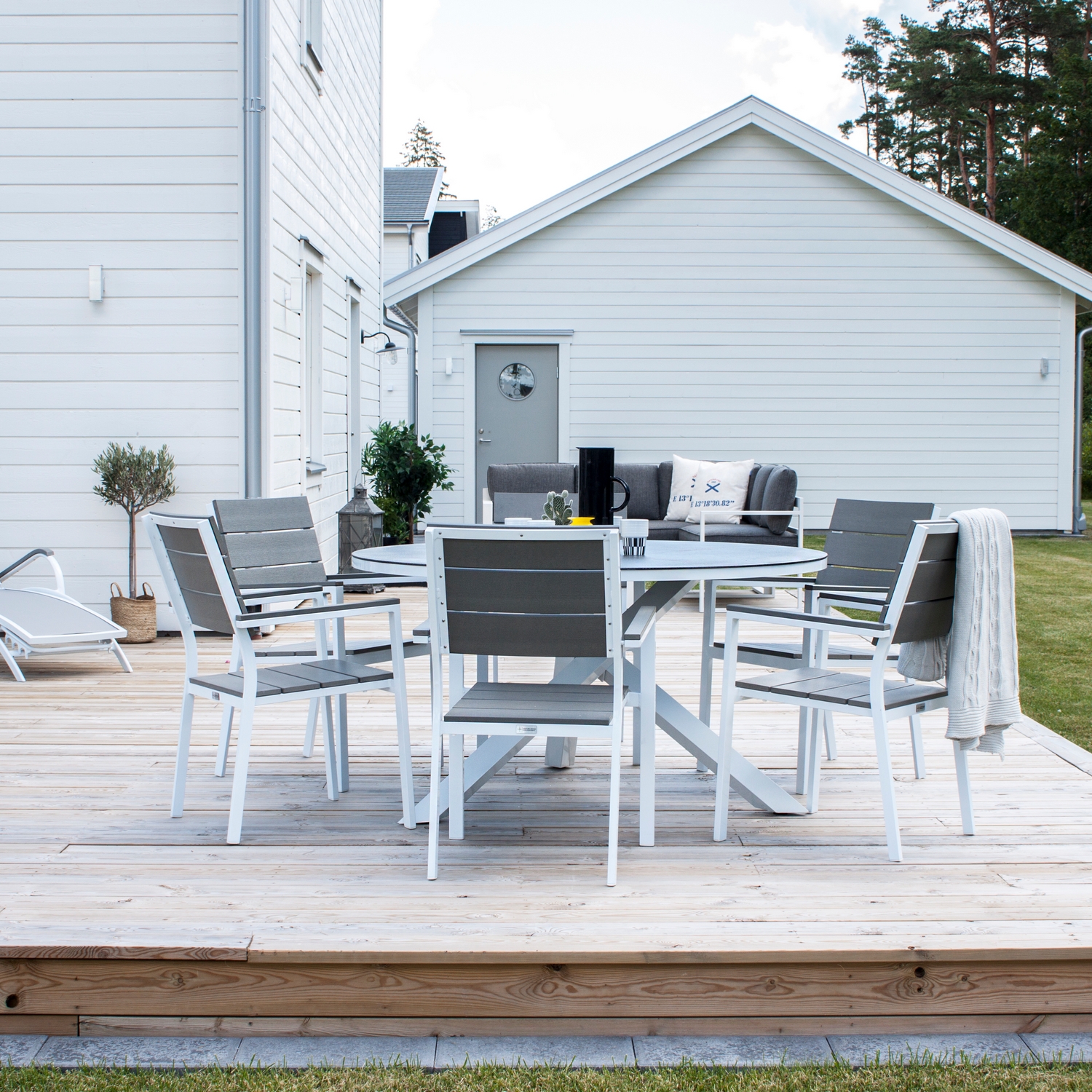 Matgrupp Utomhus Venture Home Copacabana med 6 Lova KarmTrädgårdsstolar