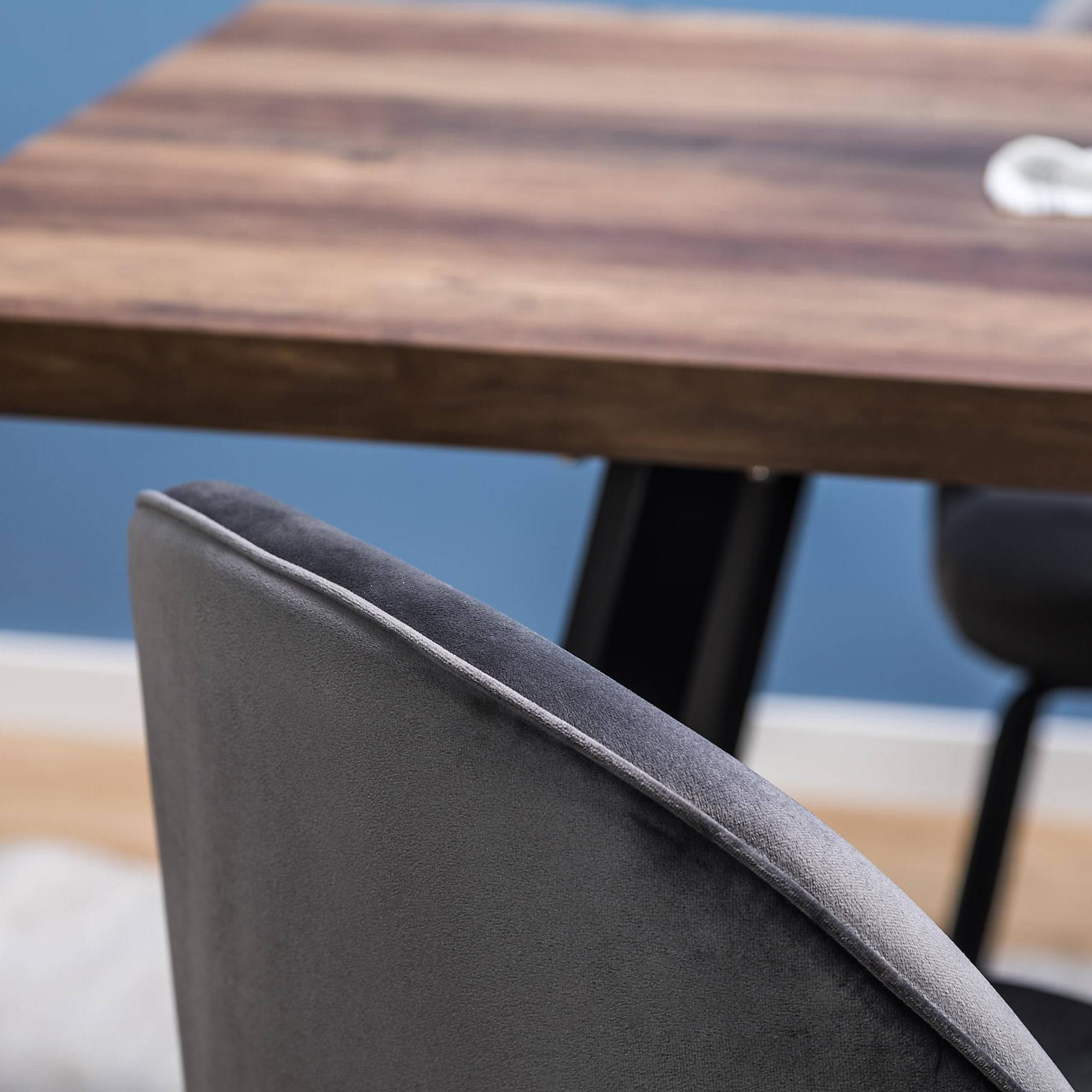 Matgrupp Basic Home Marcelen Rektangulärt Matbord 140-180 cm Förlängningsbart med 4 Felipe Matstol Grå/Svart/Natur