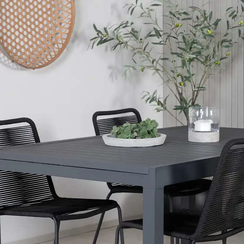 Matgrupp Venture Home Marbella med 4 Levi Stolar