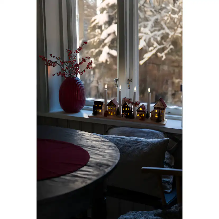 Adventsljusstake Gnosjö Konstsmide Siluett Julby 4 Ljus Batteridriven/USB