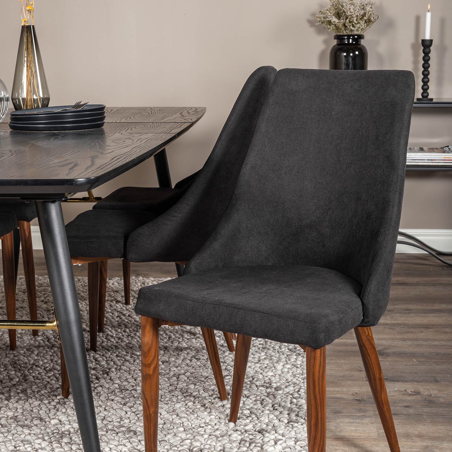 Matgrupp Venture Home Gold med 6 Leone Stolar
