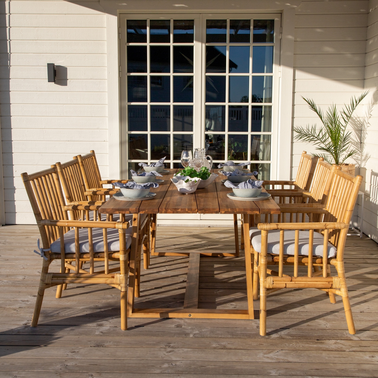 Matgrupp Venture Home Plarra med 6 Cave Karmstolar