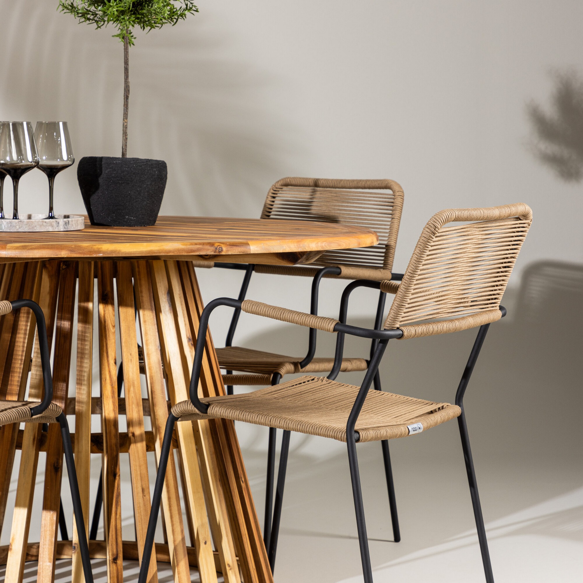 Trädgårdsgrupp Venture Home Lumpur med 4 Lindos Trädgårdsstolar