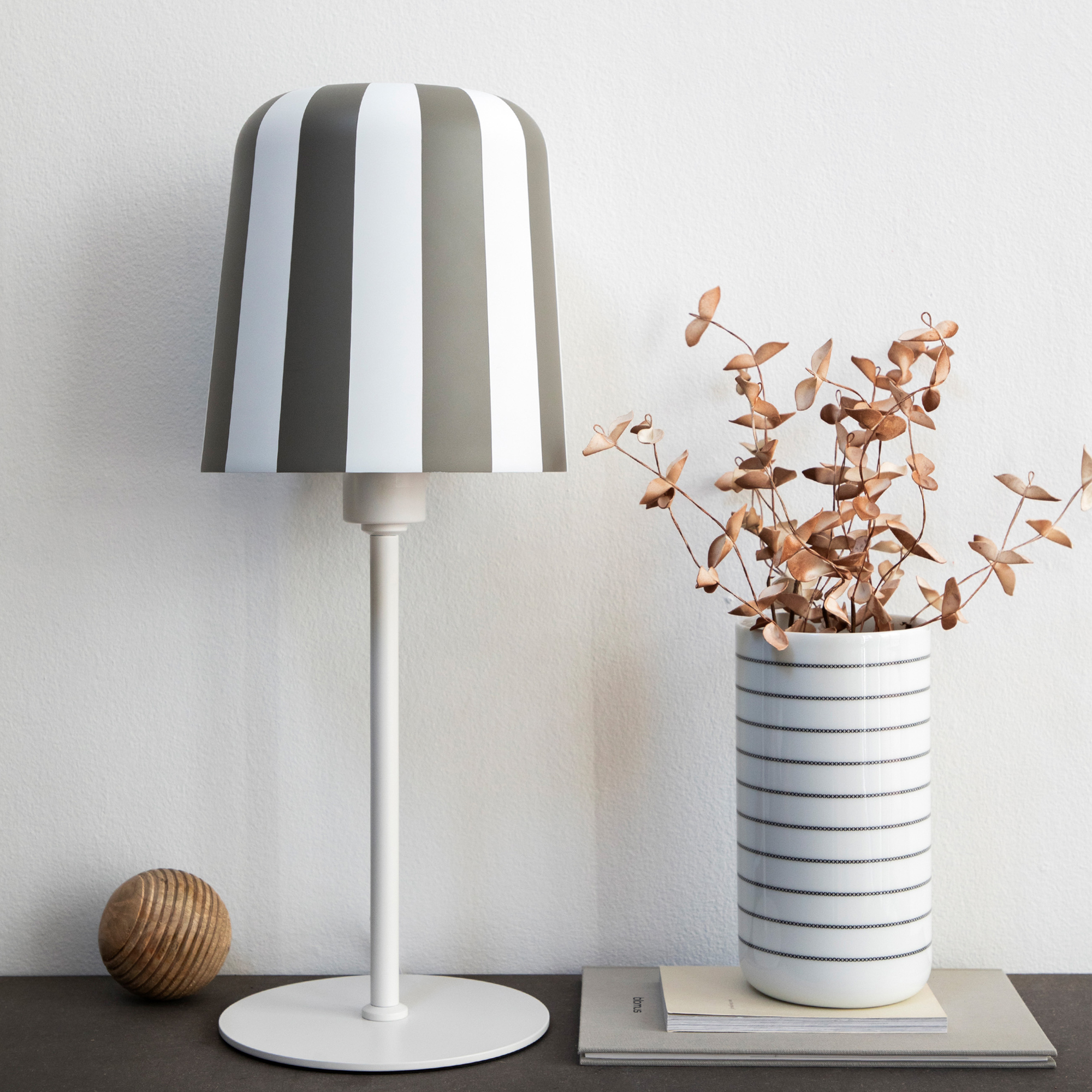 Bordslampa Dyberg Larsen Gry