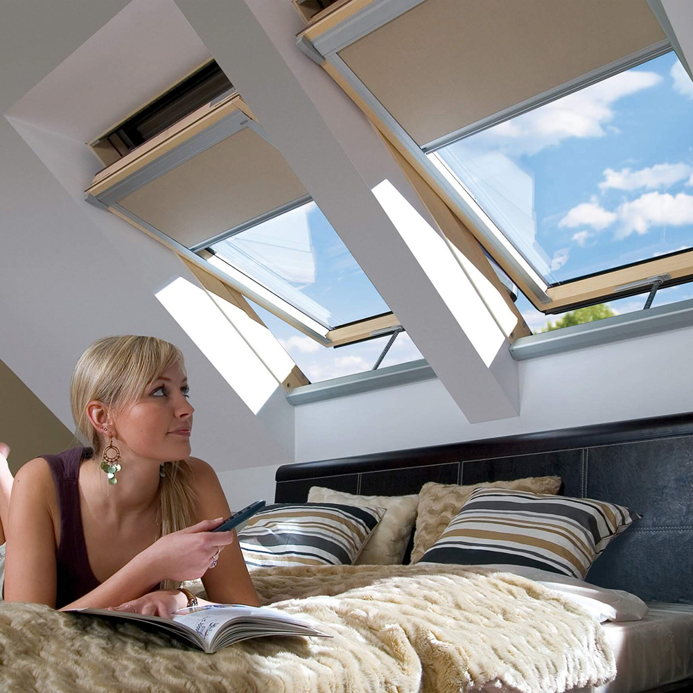 Takfönster Fakro Thermo Pivåhängt 2-Glas Ljud Elstyrt Aluminium