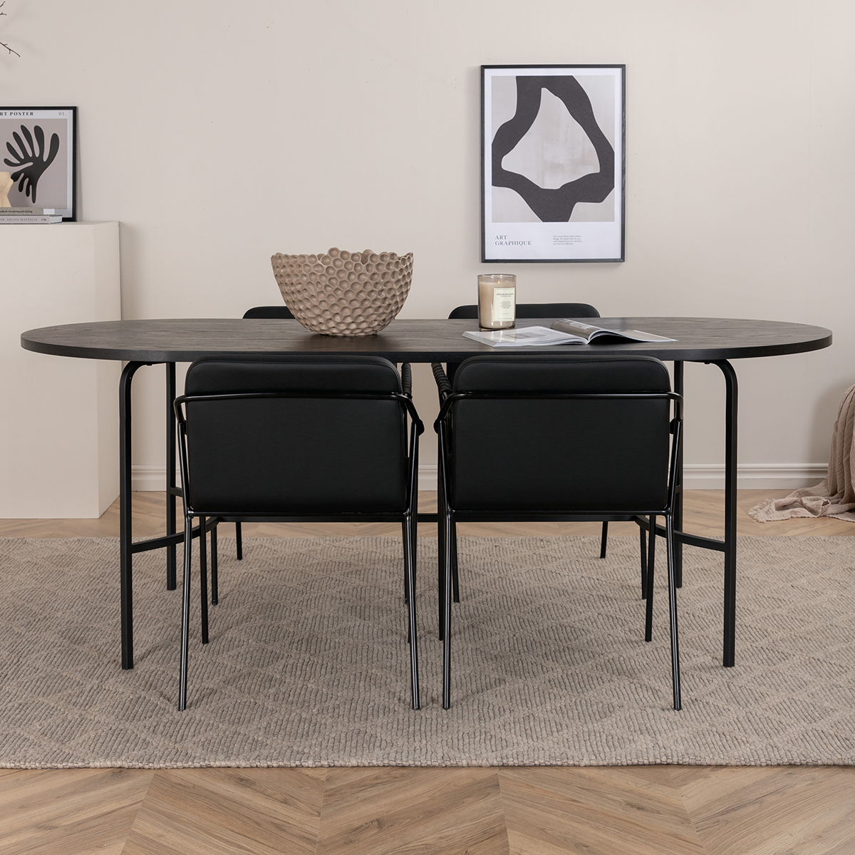 Matgrupp Venture Home San Francisco matbord och Tjärö matstol