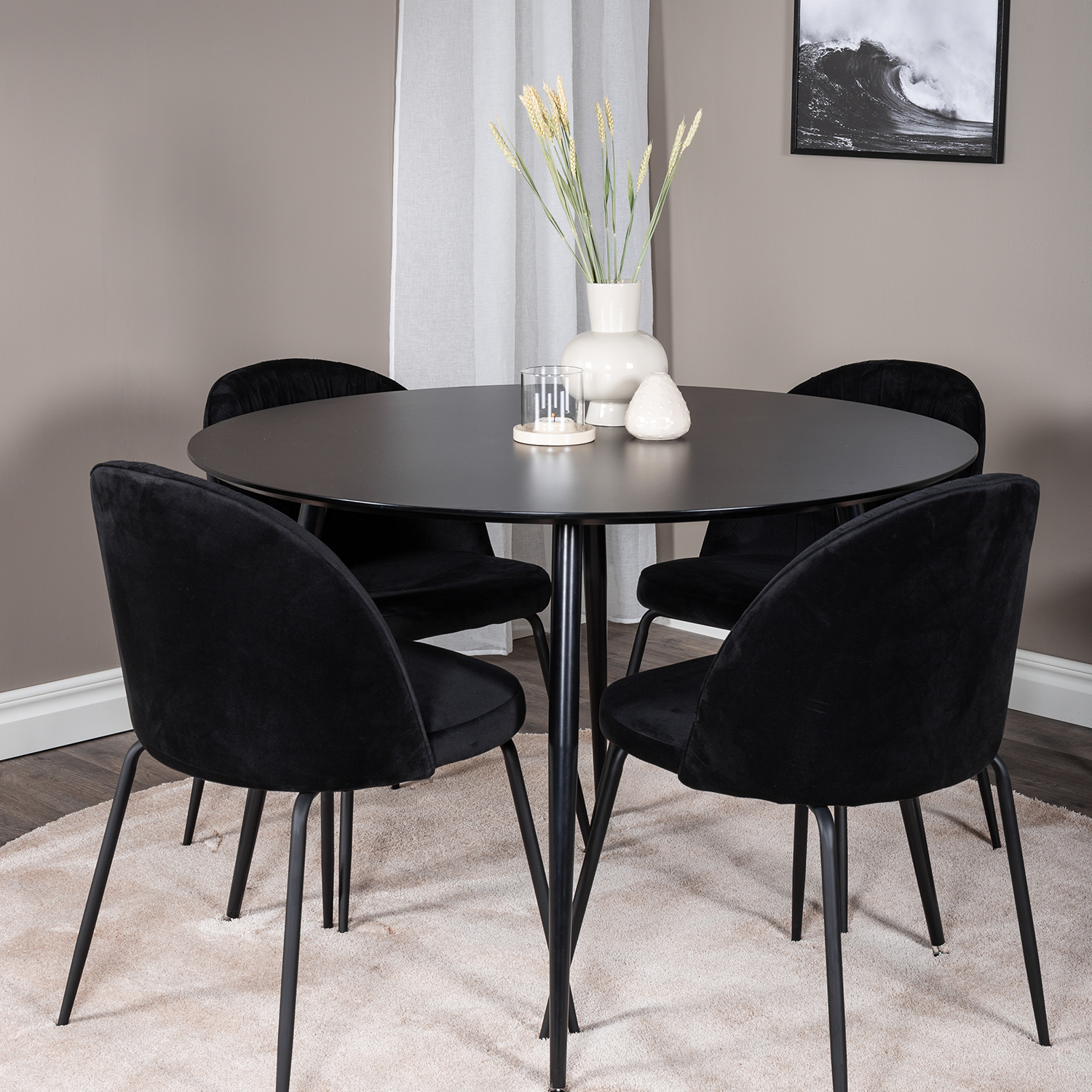 Matgrupp Venture Home Silvia med 4 Wrigley Stolar Runt