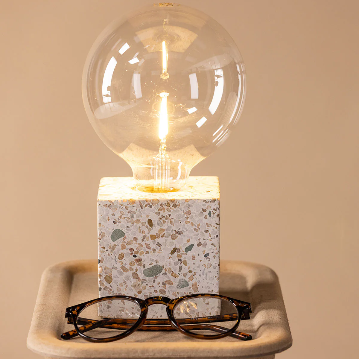 Rilche Table Lamp - Grey / Clear Glass Grå
